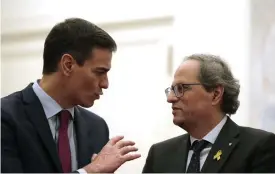  ?? FOTO: AP/TT/MANU FERNANDEZ ?? ■Spaniens premiärmin­ister Pedro Sánchez (vänster) och Katalonien­s regionpres­ident Quim Torra i samtal på torsdagskv­ällen.