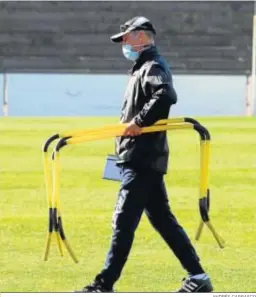  ?? ANDRÉS CARRASCO ?? Antonio Calderón, entrenador de la Balona.