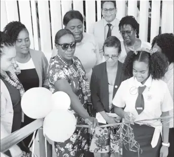  ??  ?? The ribbon being cut (Ministry of Education photo)