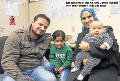  ??  ?? Ismaeil Ismaeil and his wife Jamila Nabolsi with their children Rida and Rital