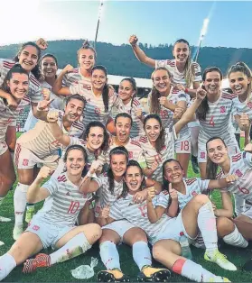  ?? FOTO: SEFUTBOL ?? A por el título La Sub’19 celebra su pase a la final y va a por todas ante Alemania