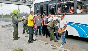  ?? CORTESÍA ?? Requisas como estas ahora serán permanente­s en La Cordialida­d, a la altura de Galapa.