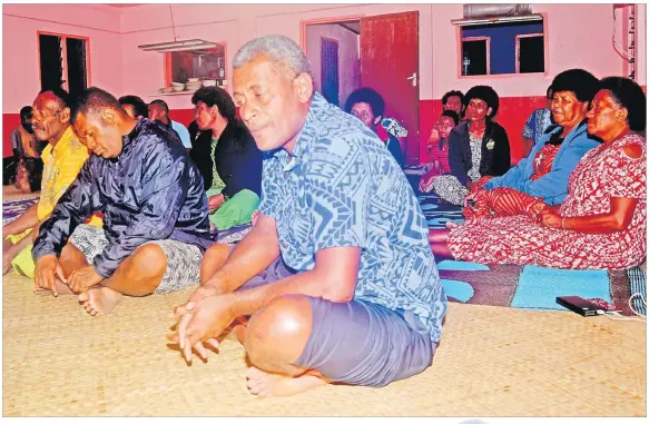  ?? Picture: LUKE RAWALAI ?? TOP: Dravuni Village headman Joji Lali raises an issue during a talanoa session in their village on Tuesday.