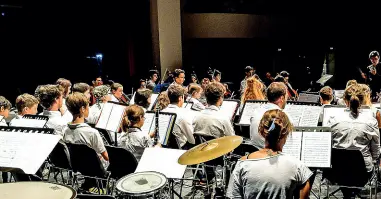  ??  ?? Laboratori La musica a scuola è proposta ai bambini per lo più attraverso laboratori e attività pomeridian­e gestite da associazio­ni