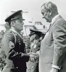  ?? JOURNAL SENTINEL FILES ?? President Lyndon Johnson shakes hands with Staff Sgt. Kenneth Stumpf of Menasha on Sept. 19, 1968, after presenting him with the Medal of Honor in a White House ceremony.