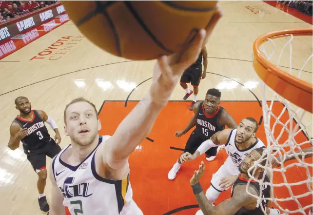  ?? FOTO ?? BEST NIGHT. Joe Ingles played the best night of his career by scoring 27 points in their win against the Houston Rockets.AP EMOTIONAL BOOST:
While Joe Ingles led the scoring for Utah, Houston coach Mike D’Antoni said Donovan Mitchell was the key to...