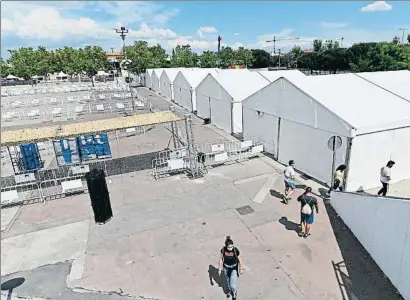  ?? FERNANDO VILLAR / EFE ?? Instalació­n del recinto ferial de Torrejón, donde se harán tests serológico­s a todo empadronad­o que desee