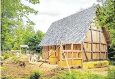  ?? FOTO: BÜRO FÜR REGIONALKU­LTUR ?? Eine Attraktion neben der Vorstellun­g von Handwerksb­erufen ist die Holzkirche auf dem Campus Galli.