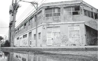  ?? SERBASTIÁN CORTÉS-LA NUEVA. ?? Estado actual del edificio en el que supo funcionar el comercio del barrio Sevilla.