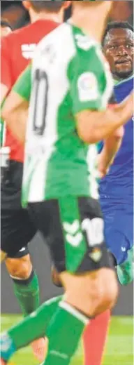  ?? ?? La falta de ideas del Betis en ataque. Sin fluidez ni ritmo, ganar es quimérico.
Sólo cuatro remates entre los tres palos contra el Getafe. Y en el derbi, ninguno. Mal asunto.