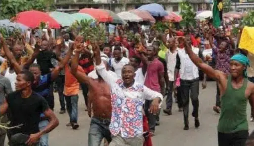  ??  ?? Another set of protesters in Nigeria