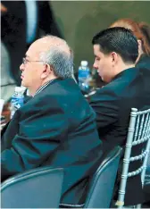  ?? FOTO: EMILIO FLORES ?? En la sesión de ayer solo Castro Bobadilla estuvo firme, mientras que Villafranc­a se ausentó.