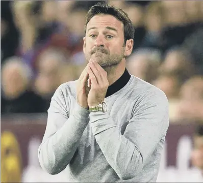  ?? PICTURE: SIMON HULME ?? HE’S OUR MAN: Leeds United head coach Thomas Christians­en yesterday received the backing of the club’s hierarchy despite a run of seven defeats in nine games underminin­g what had been a promising start to the Dane’s reign as Whites chief.