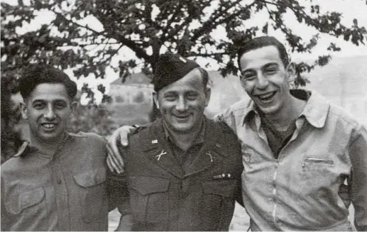  ?? Fotos: Privat ?? Ein Team der „Ritchie Boys“am 8. Mai 1945: Guy Stern, Walter Sears und Fred Howard (von links nach rechts).