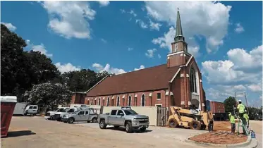  ?? — photos: TNs ?? The former site
of rosewood Church in south Carolina, the united states, is being transforme­d into three apartment buildings.