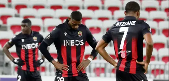  ?? (Photo Cyril Dodergny) ?? Nsoki, Reine-adélaïde et Myziane dans le flou après la nouvelle défaite du Gym en Ligue Europa.