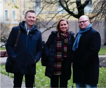  ?? FOTO: JOHANNES PURO/ITEWIKI.FI ?? Sampsa Laine och Anna Eklund på Nordea, som inleder samarbete med Fredi Palmgrens företag Taimer.