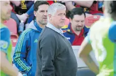  ?? GENE SWEENEY JR./GETTY IMAGES FILES ?? L.A. Galaxy coach Sigi Schmid was brought in to right the ship after the club’s disastrous 2017 season.