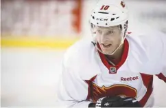  ?? JEFF MCINTOSH LA PRESSE CANADIENNE ?? La saison dernière, Kris Versteeg, 31 ans, s’était rendu au camp des Oilers pour tenter de prolonger son parcours. Ce sont finalement les Flames qui lui avaient proposé un contrat.