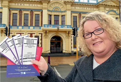  ?? JOHN HAWKINS/STUFF 634542013 ?? Tickets still available: Invercargi­ll Musical Theatre office administra­tor Anne Lindsay with tickets for Sister Act.