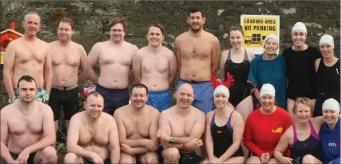  ??  ?? Members of Slade Swimming Club and Hook Sub Aqua Club before their swim.