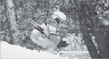  ?? COLIN CHISHOLM ?? Amy Gillespie speeds down the course during the 2018 Cranberry Cup at Ski Martock.