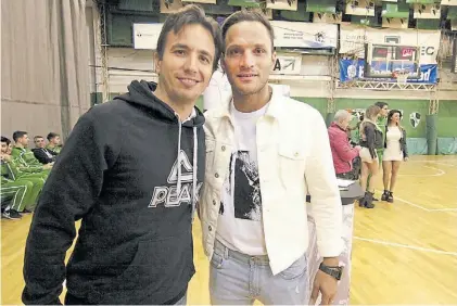  ?? PRENSA ATENAS ?? El dúo. Nicolás Casalángui­da y Bruno Lábaque, entrenador y manager de Atenas de Córdoba.