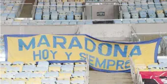  ??  ?? Lo striscione esposto martedì nello stadio dei brasiliani del Flamengo