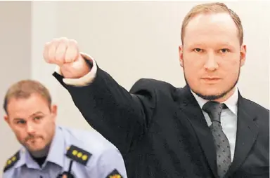  ??  ?? Anders Behring Breivik, quien asesinó a 69 jóvenes en Utøya, Noruega.