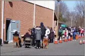  ?? BOB KEELER — MEDIANEWS GROUP ?? People getting Covid vaccinatio­ns line up to enter the Sunday vaccine clinic at the Harleysvil­le firehouse.