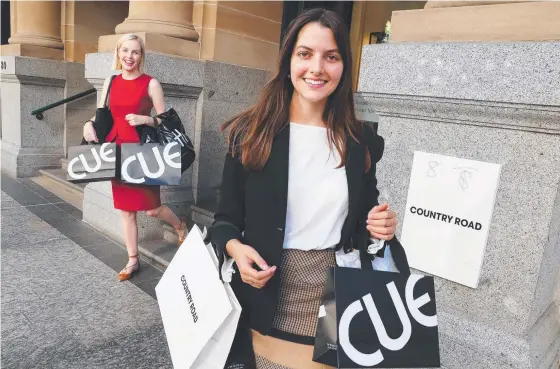  ?? Picture: LIAM KIDSTON ?? Jill Latt-Day, 23, and Emma Hislop, 26, Red Hill, have both used Afterpay when shopping without any dramas,