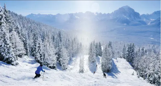  ?? GAVIN YOUNG/FILES ?? With daylight now running longer, Lake Louise Ski Resort is offering plenty of activities to keep you occupied once the skiing is done for the day.