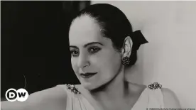  ??  ?? No matter the attire, Helena Rubinstein exuded glamour