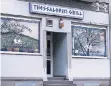  ??  ?? Marcel H. suchte den „Thessaloni­ki Grill“auf, der nur wenige Häuserbloc­ks von der Wohnung entfernt liegt, in der er sich versteckt hielt.