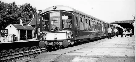  ?? Andrew Muckley ?? Bedford St John’s on June 9, 1966 as a DMU calls with an Oxford-bound working. This is howCambrid­ge-Oxford services looked just one year before the through-route was closed.