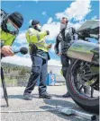  ?? FOTO: MURAT/DPA ?? Bei Kontrollen prüft die Polizei, wie laut ein Motorrad ist.