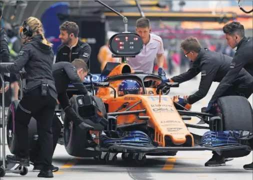  ??  ?? INSUFICIEN­TE. McLaren tenía puestas muchas esperanzas en su chasis para esta temporada, pero el rendimient­o no les ha convencido.
