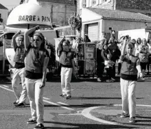  ??  ?? Durant les deux jours de fêtes, les animations de rues se sont succédé.