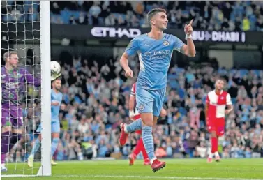  ?? ?? Ferran Torres celebra un gol con el Manchester City.