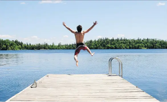  ?? PHOTOS: GETTY IMAGES/ISTOCK PHOTO ?? “Summerphob­ia” is a rare form of anxiety that gets worse when other people’s social lives heat up and conversati­ons revolve around holiday plans.