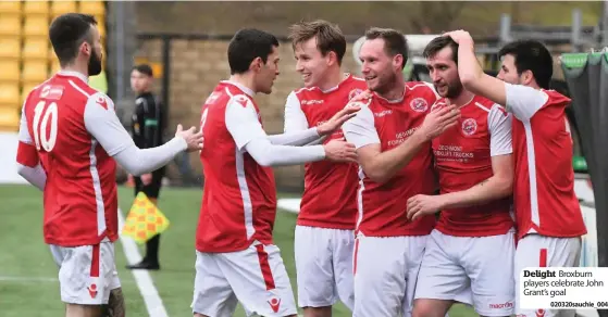  ?? 020320sauc­hie_004 ?? Delight Broxburn players celebrate John Grant’s goal