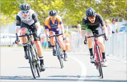  ??  ?? From left: Madi Hartley-Brown, Pahiatua, was first in the 100km race — House of Travel Tour of Bay 2018.