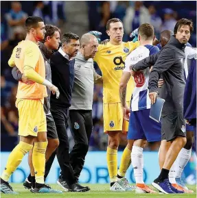  ??  ?? O treinador do FC Porto deu o corpo às balas no final do jogo
