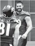  ?? KIM HAIRSTON/BALTIMORE SUN ?? The Ravens’ Hayden Hurst, left, and Mark Andrews lead the team’s talented tight end group.