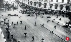  ??  ?? 3 Répression des manifestat­ions sur la perspectiv­e Nevski, àPetrograd, en juillet 1917. 3