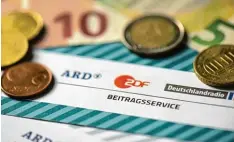  ?? Foto: Arno Burgi, dpa ?? ARD, ZDF und Deutschlan­dradio wollen mehr Geld – trotz der rund acht Milliarden Euro, die ihnen jährlich durch den Rundfunkbe­itrag zufließen.