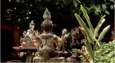  ??  ?? 纪录片《曼谷，天使之城》截图，节目展现了曼谷独具特­色的多元文化