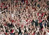  ??  ?? Erfurt-fans bejubeln den Sieg ihrer Mannschaft gegen Großaspach am letzten Spieltag der vergangene­n Saison. Foto: Frank Steinhorst