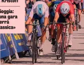  ??  ?? In alto, Elia Viviani vince il Tricolore 2018 a Darfo Boario. Sopra, la beffa europea 2017: il veronese, a sinistra, è preceduto da Kristoff BETTINI