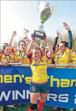  ??  ?? CAMPEONAS. La Selección de rugby conquistó el Europeo.